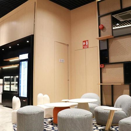 Otel Hotel Suite Sibu Kültér fotó