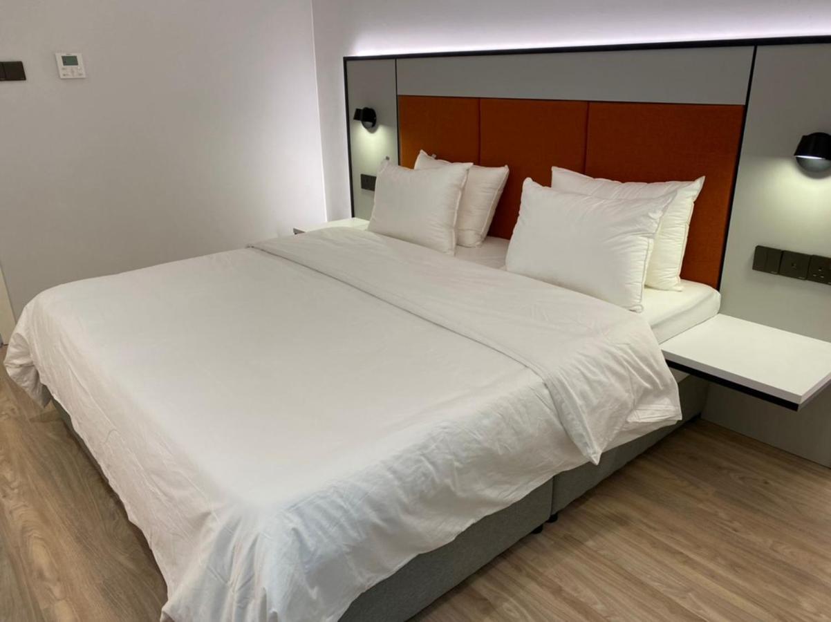 Otel Hotel Suite Sibu Kültér fotó