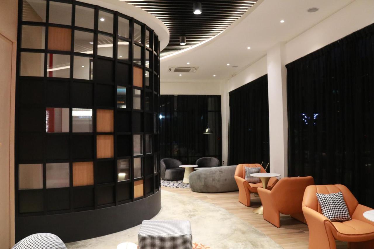 Otel Hotel Suite Sibu Kültér fotó