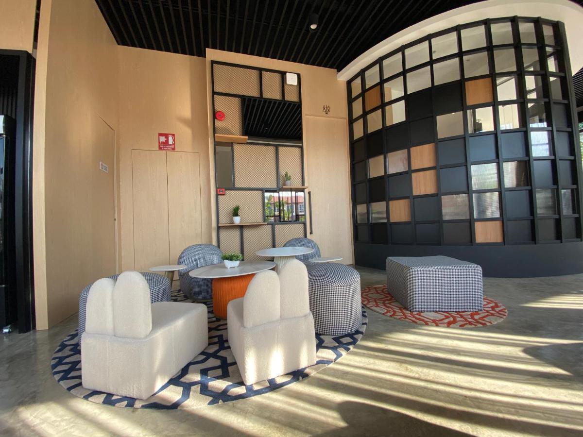 Otel Hotel Suite Sibu Kültér fotó
