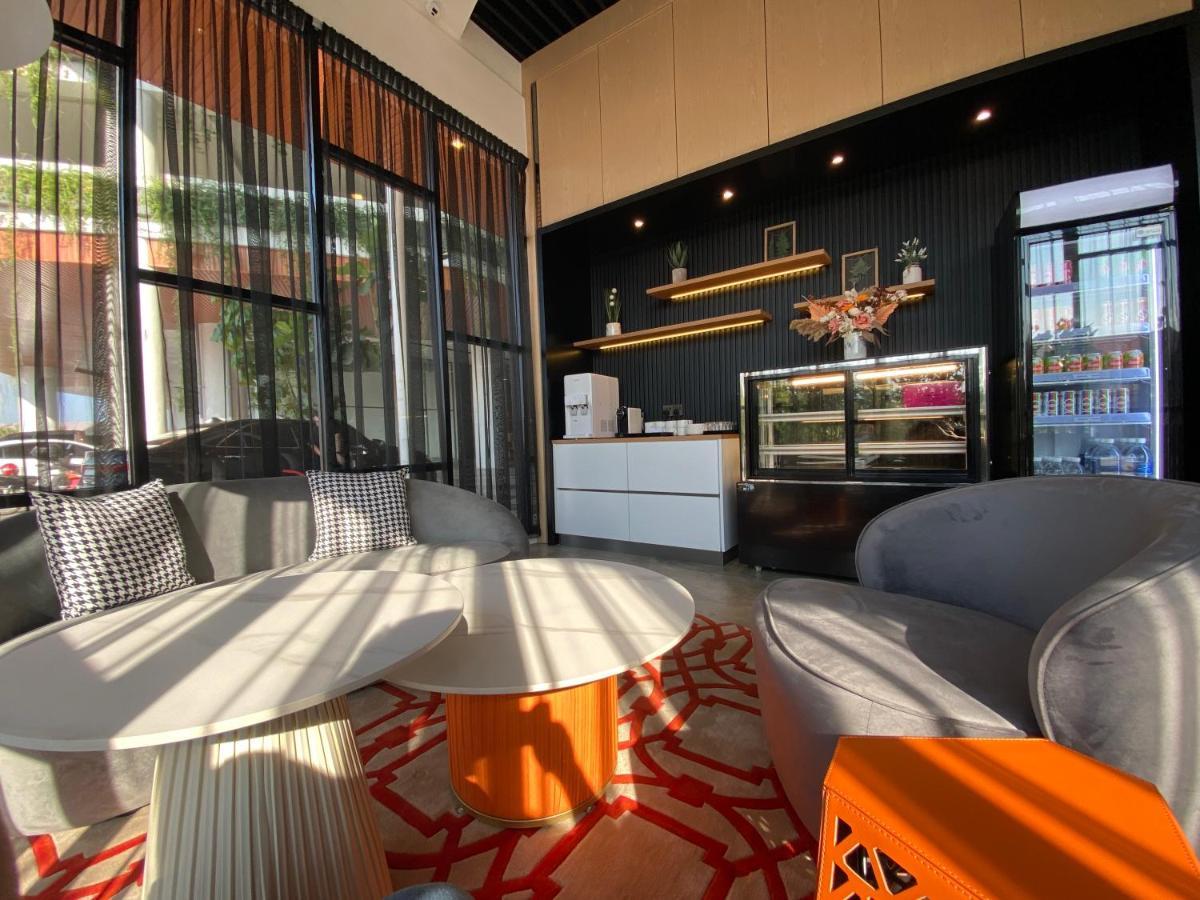 Otel Hotel Suite Sibu Kültér fotó