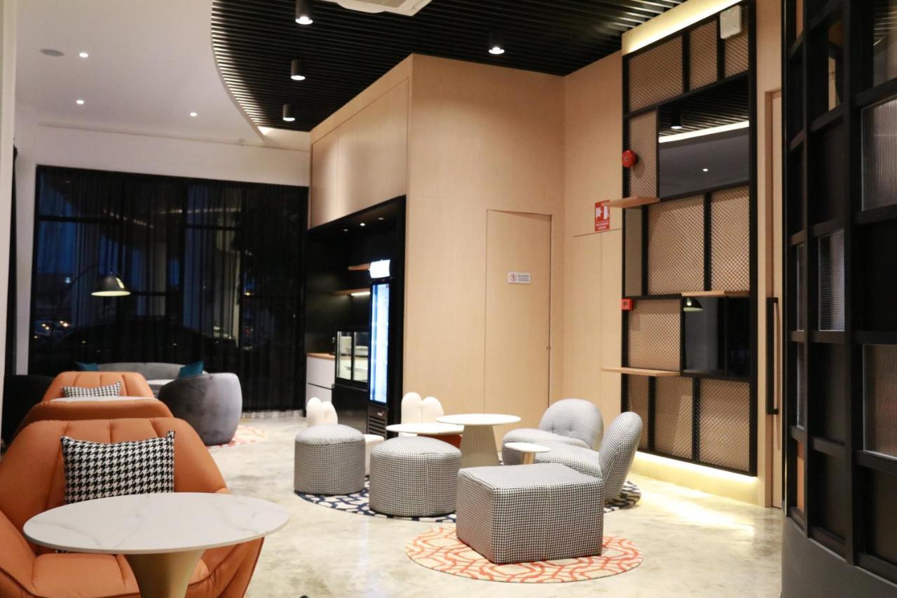 Otel Hotel Suite Sibu Kültér fotó