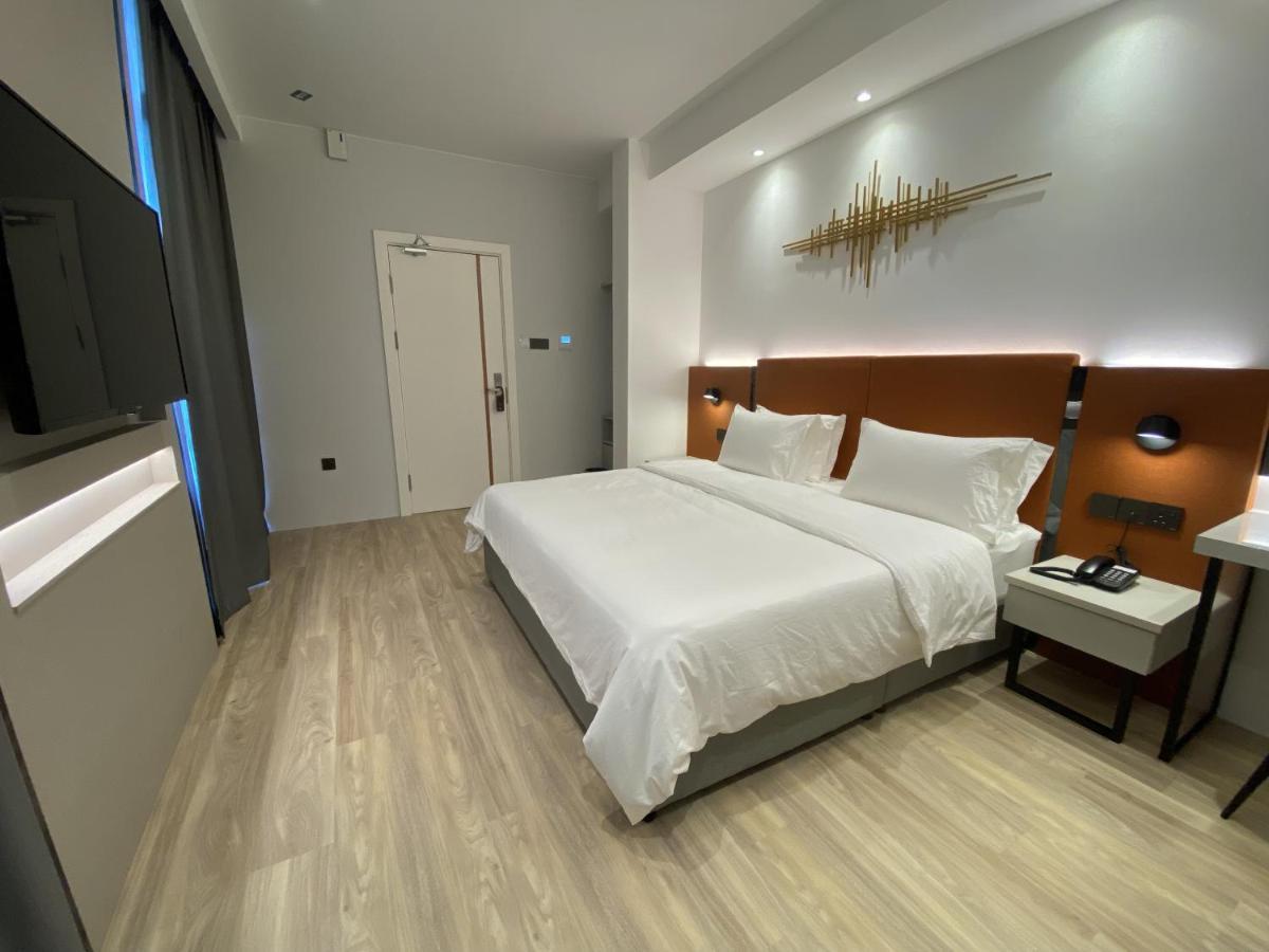 Otel Hotel Suite Sibu Kültér fotó