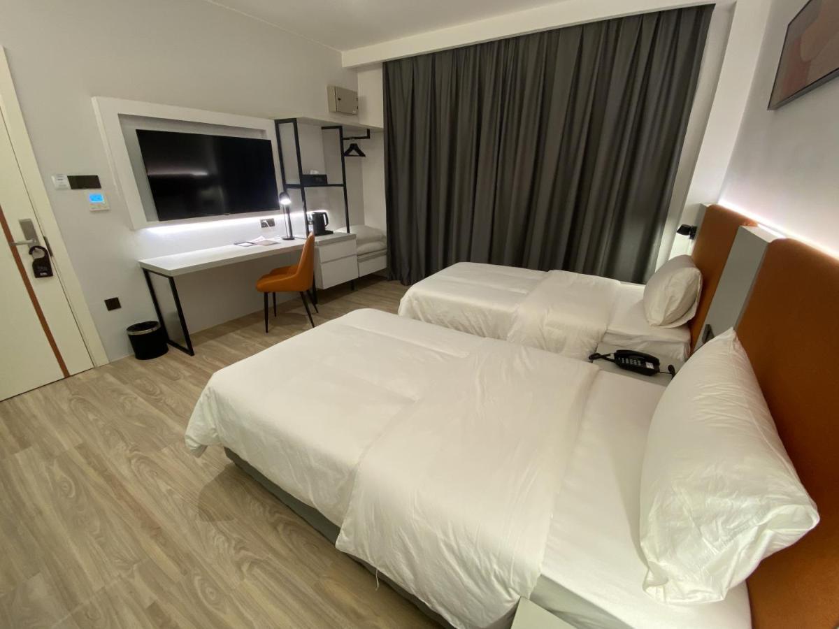 Otel Hotel Suite Sibu Kültér fotó